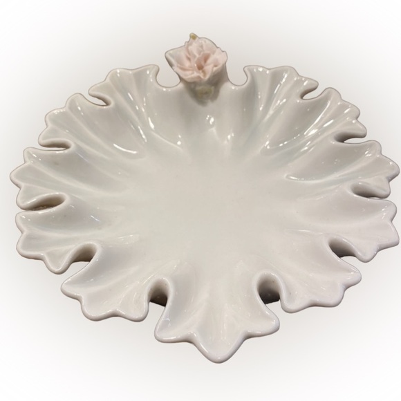 Mid 29th Scalloped Edge Trinket Dish -Chairish - Picture 2 of 5